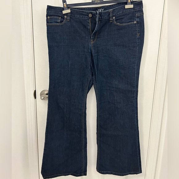 Anne Taylor LOFT Women's Flared Blue Jeans, Sz 14 - Picture 2 of 6